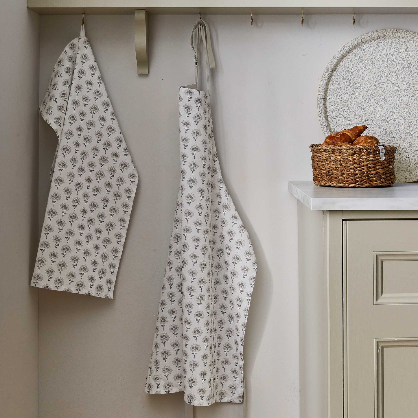 Ebba Apron, Linen & Grey