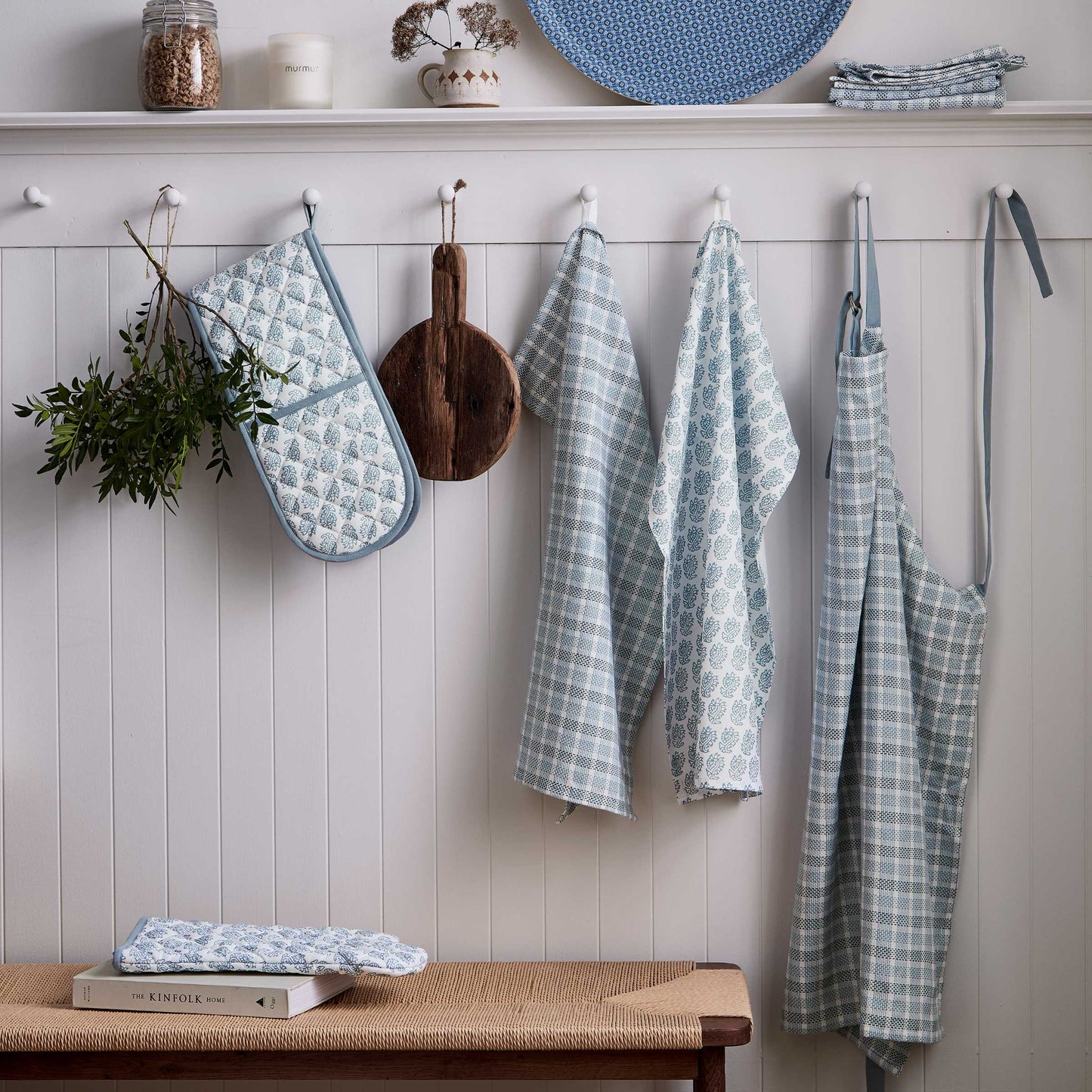 Amelia Double Oven Glove, Ballintoy Blue