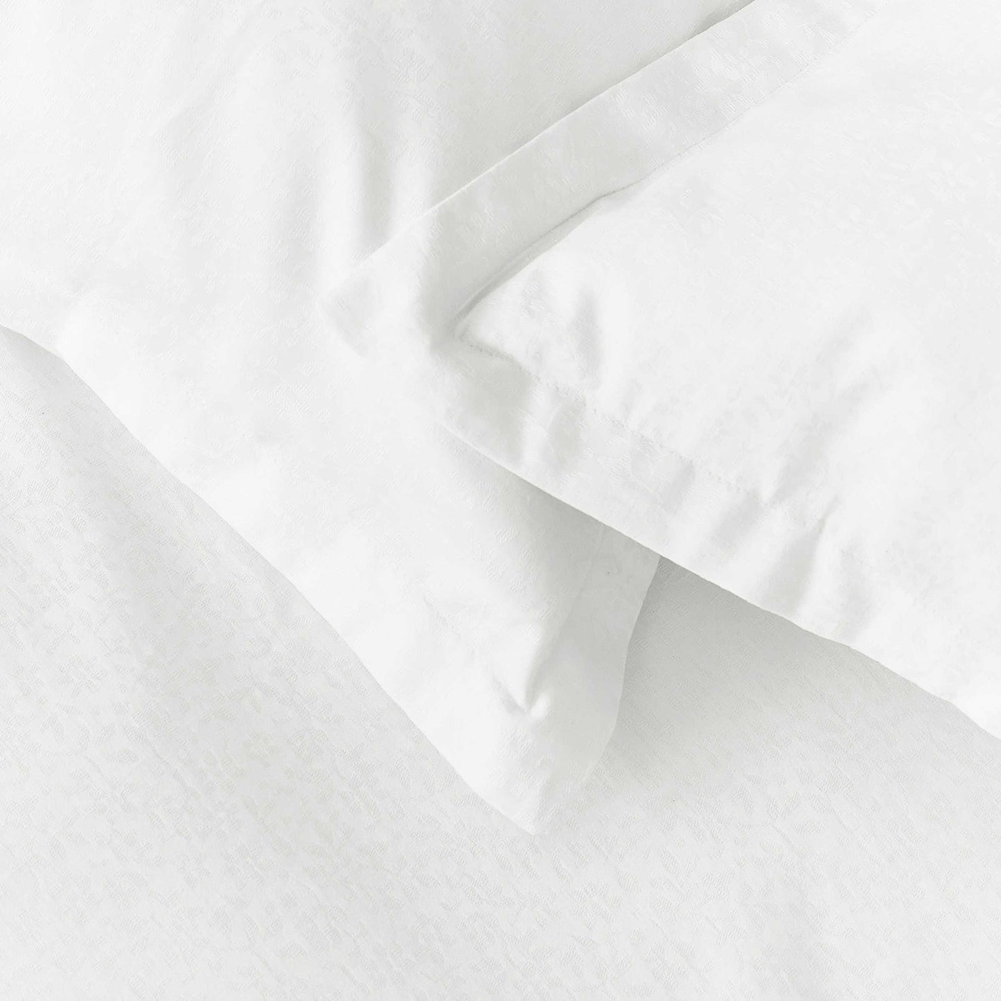 White Jacquard Patterned Murmur Bedding Detail
