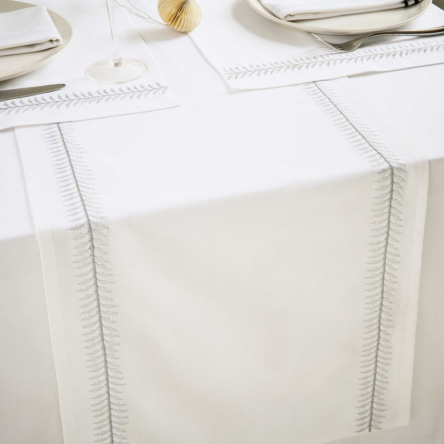 Elsie Embroidered Table Runner, White/Silver