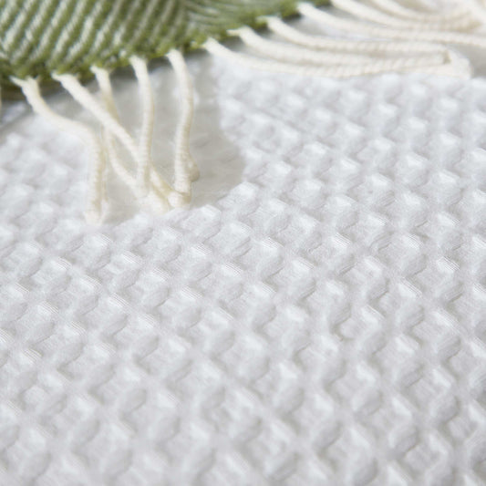 Lida, White