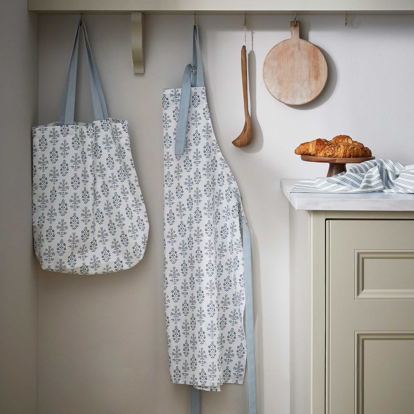 Sofie Apron, Ballintoy Blue