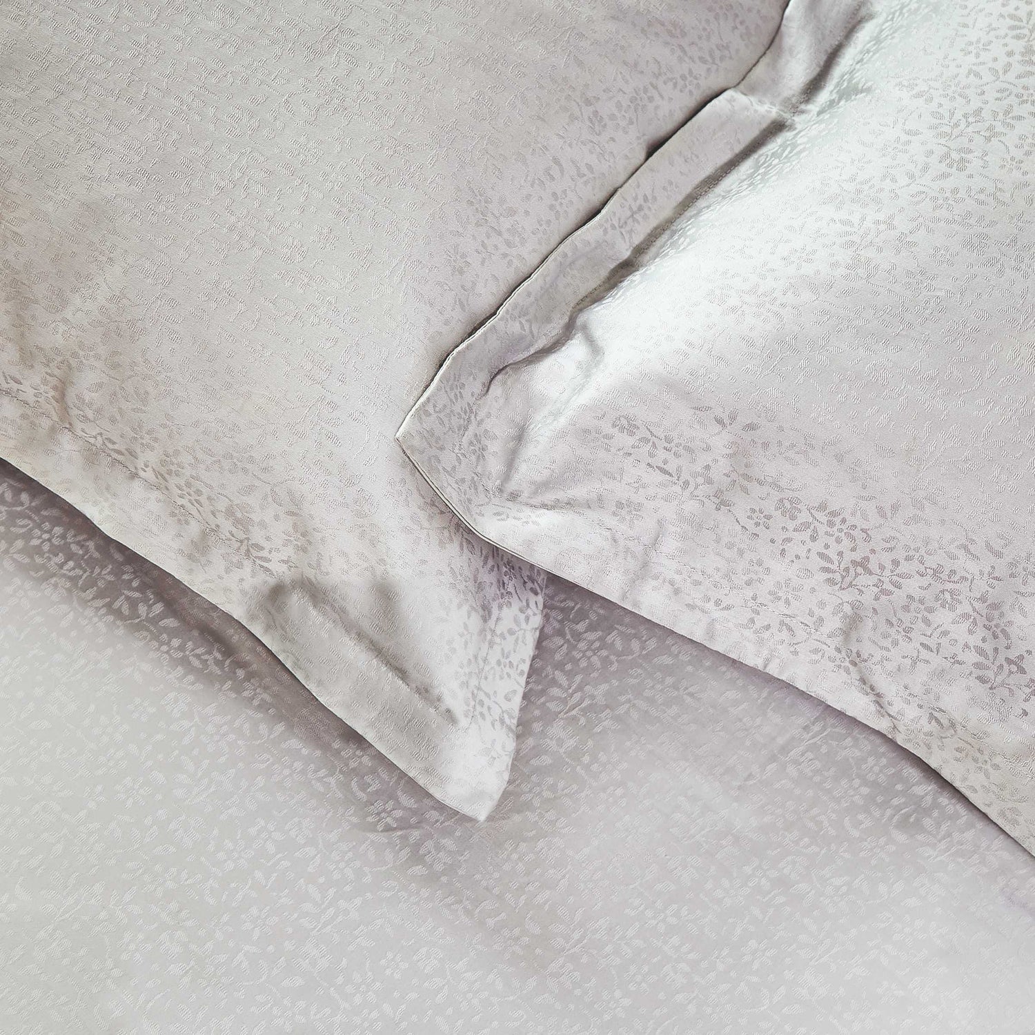 Grey Jacquard Patterned Murmur Bedding