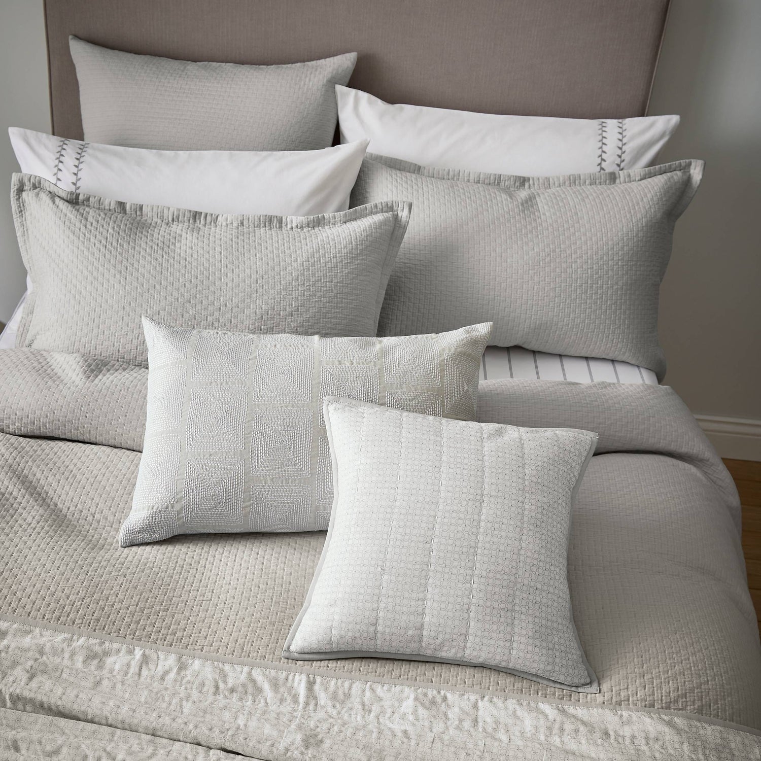 Hush Bedding Cloud Grey