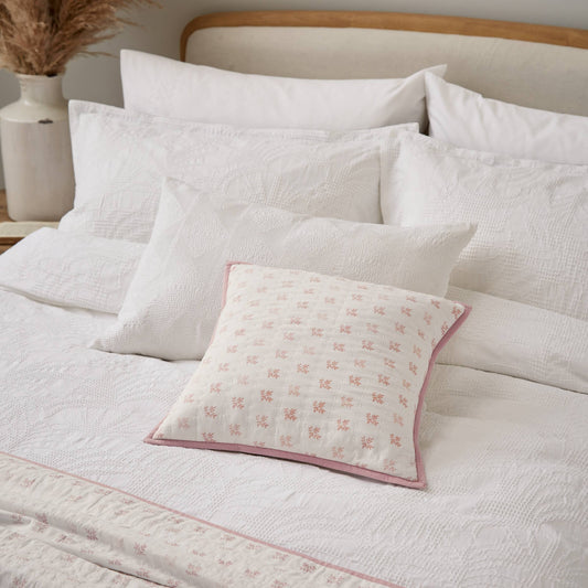 Iris Bedding White