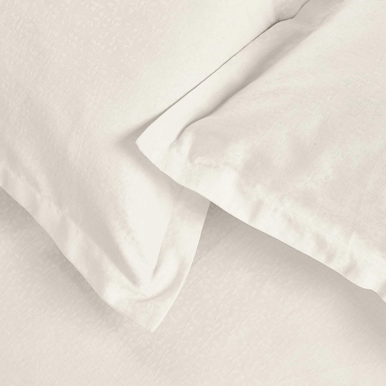 Ivory Jacquard Patterned Murmur Bedding Detail